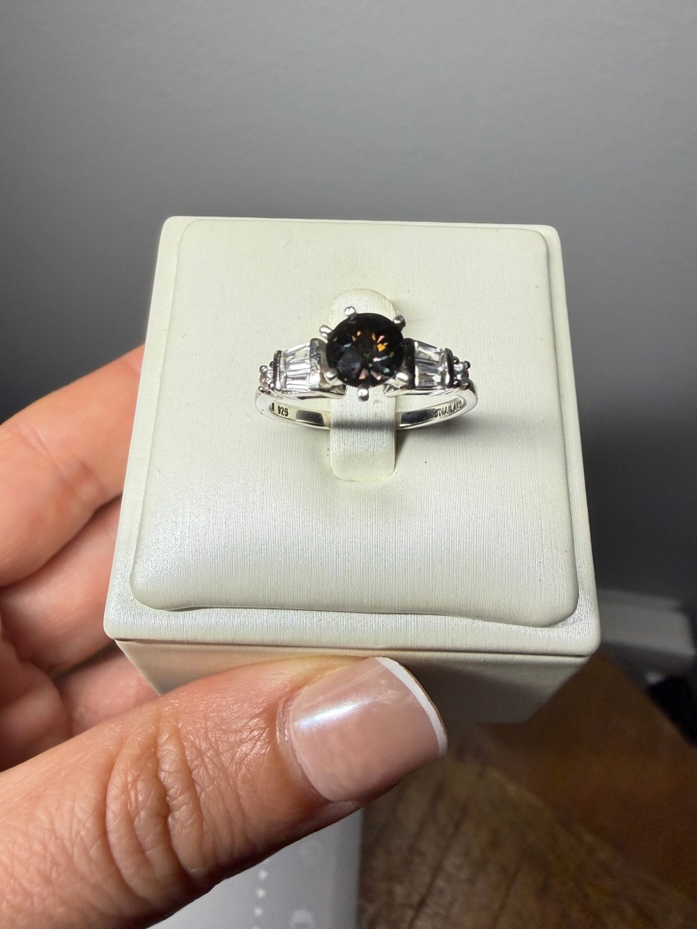 Stunning 6mm round cut‎ Purple/Brown SPINEL w/ cz accents in 925 ring!